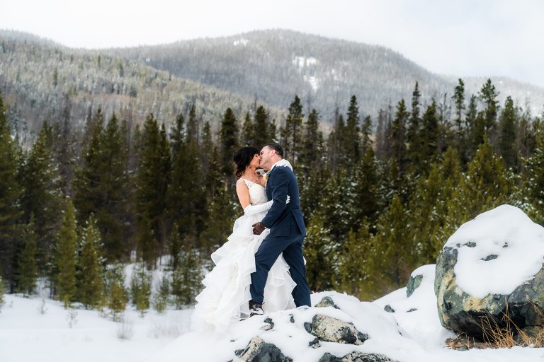 Winter Elopement Photographer 10 svg%3E