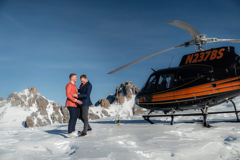 Winter Elopement Photographer 14 svg%3E